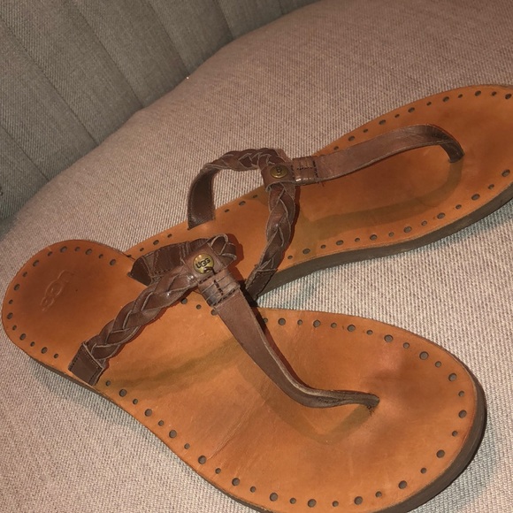 Ugg sandals - Picture 1 of 3
